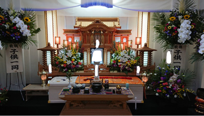 川棚会館 白木祭壇